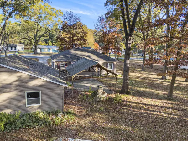 North Muskegon, MI 49445,585 W River Road