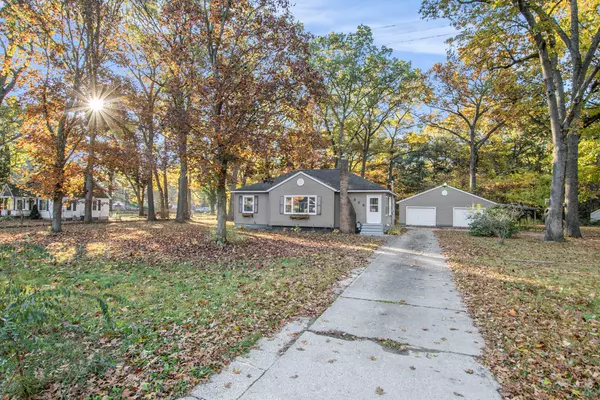 North Muskegon, MI 49445,585 W River Road