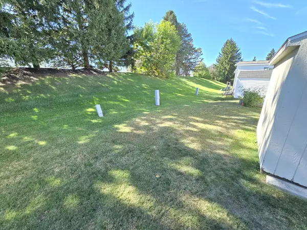 Macomb, MI 48044,17182 Canmore Street