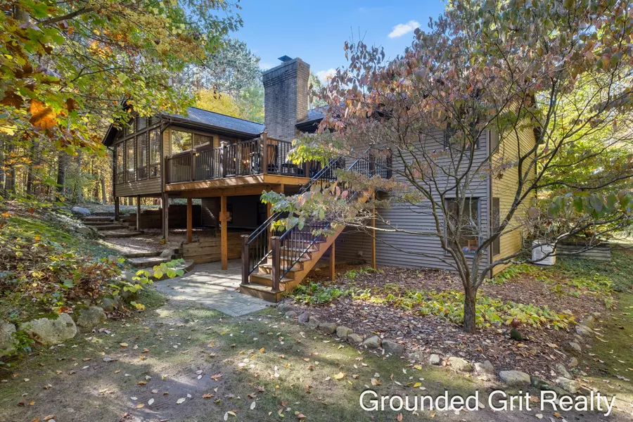 4749 Windcliff NE Drive, Rockford, MI 49341