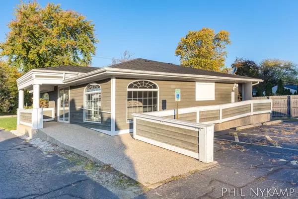 Holland, MI 49423,983 Lincoln Avenue