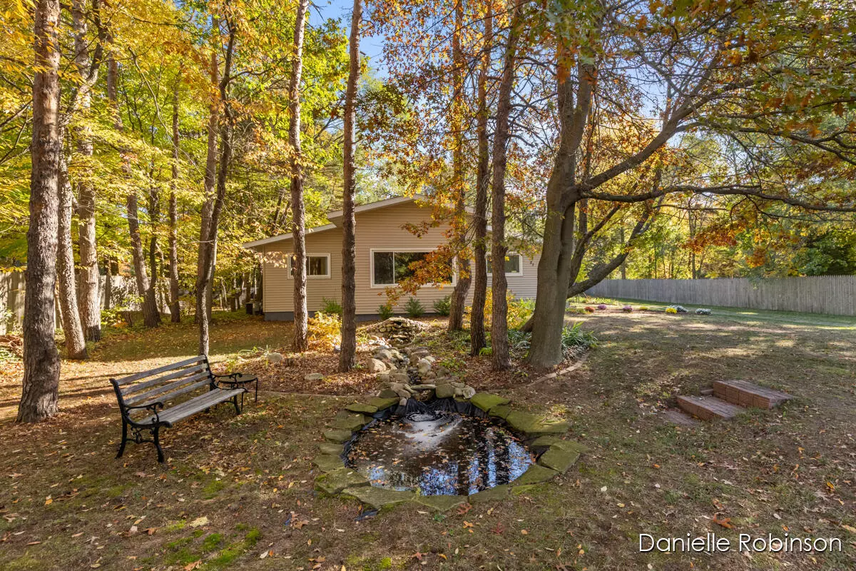 Holland, MI 49424,27 S 160th Avenue