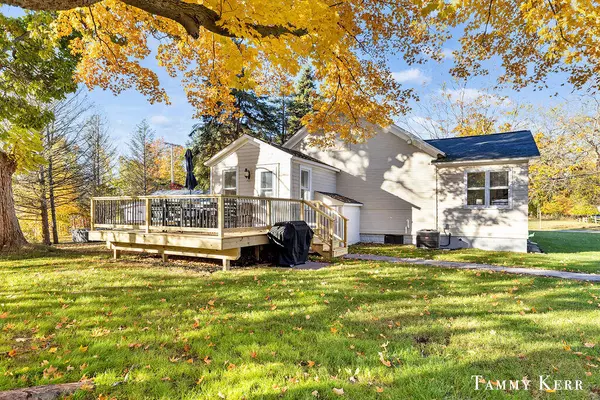 Saugatuck, MI 49453,445 S Maple Street