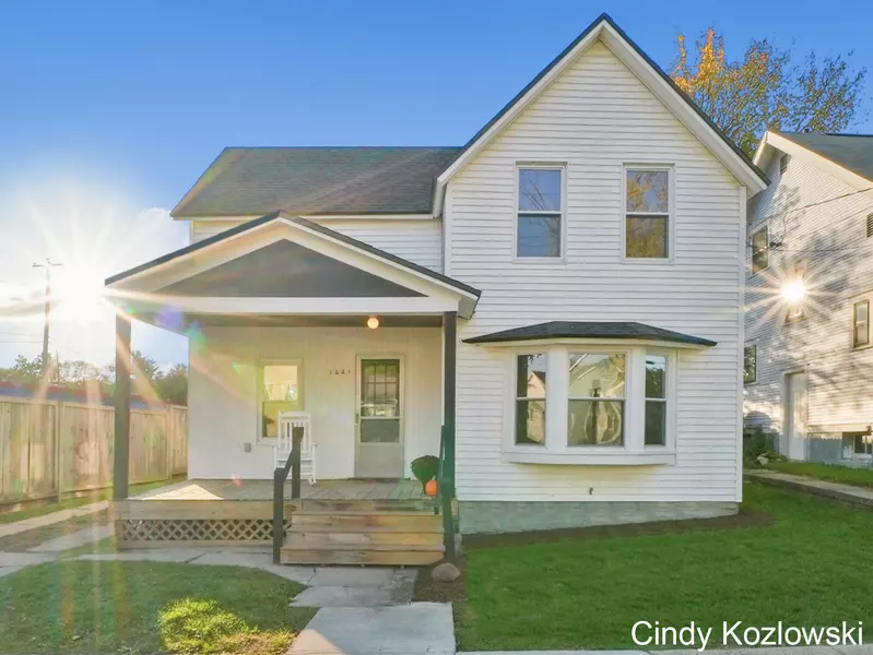 1221 Garfield NW Avenue, Grand Rapids, MI 49504