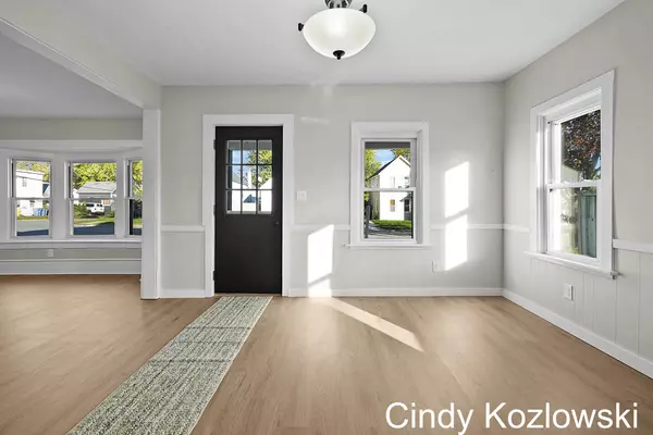 Grand Rapids, MI 49504,1221 Garfield NW Avenue