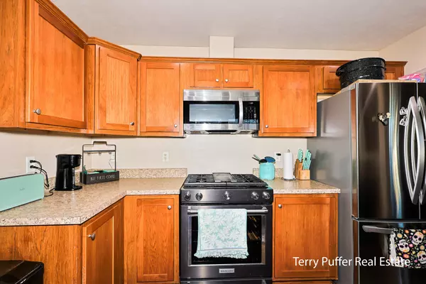 Muskegon, MI 49442,796 Strawberry Lane