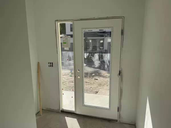 Holland, MI 49423,1989 S Shorewood Lane #25