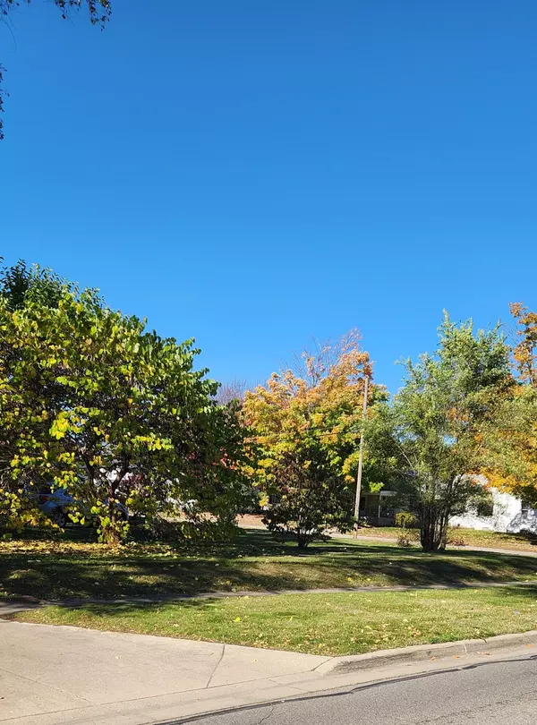 Kentwood, MI 49548,150 Murray SE Street