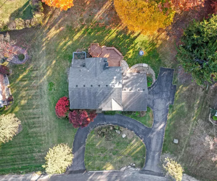 28043 New Bedford Drive, Farmington Hills, MI 48334