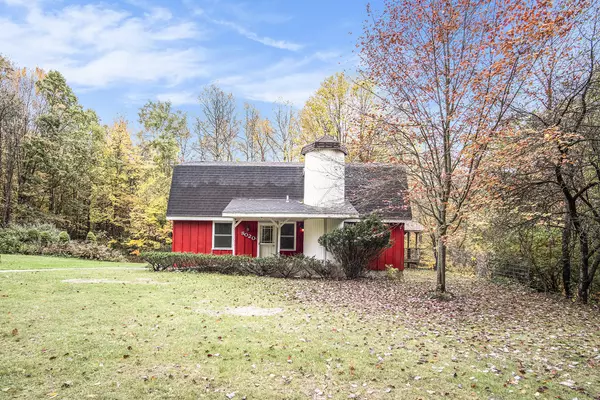 8020 E 98th Street, Howard City, MI 49329