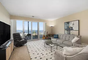 Muskegon, MI 49441,2964 Lakeshore Drive #E102