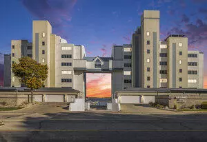 Muskegon, MI 49441,2964 Lakeshore Drive #E102