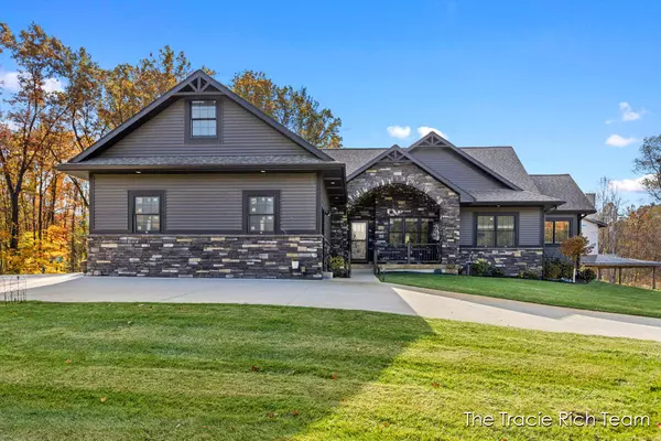 8698 Nugent NE Avenue, Rockford, MI 49341