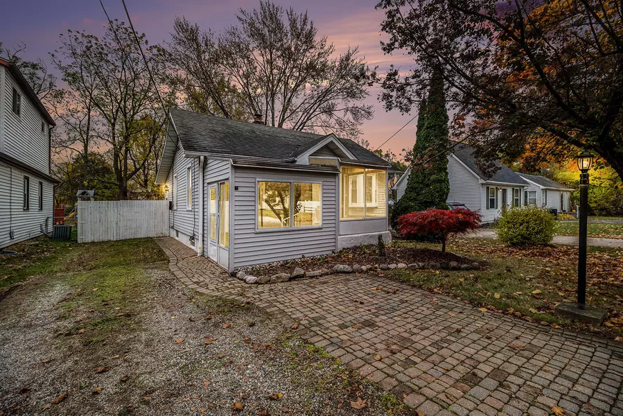 150 Guanonocque Street, Auburn Hills, MI 48326