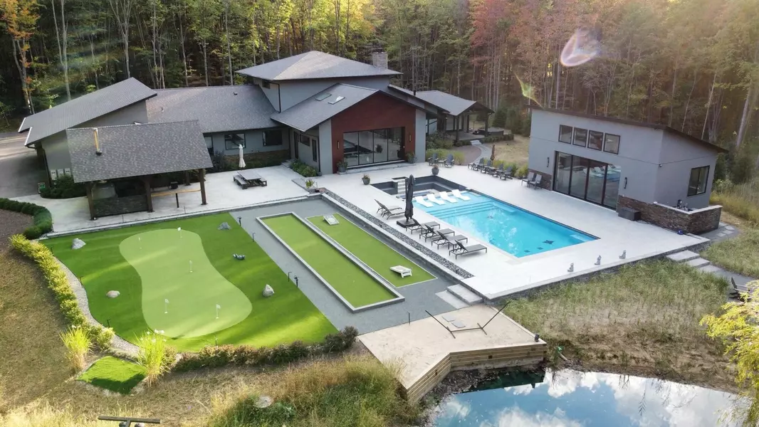 6941 Youngren Road, Harbert, MI 49115