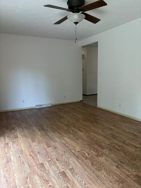 Niles, MI 49120,30417 US 12