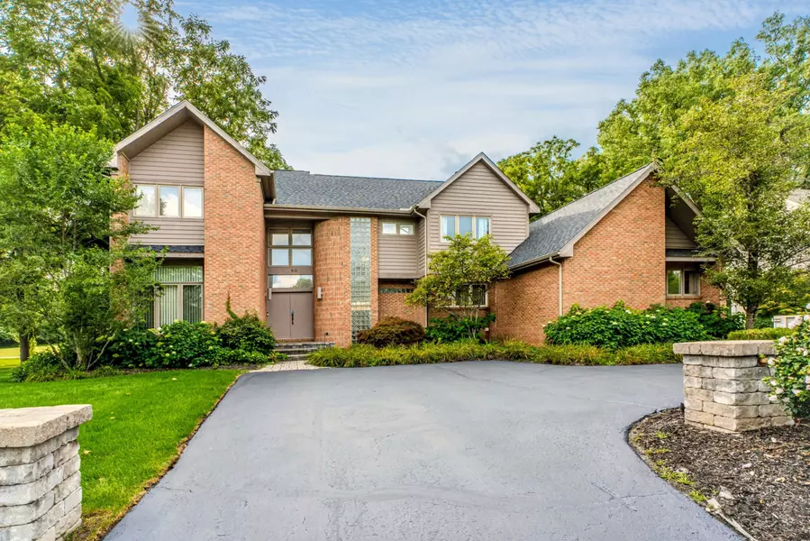 5780 Swan Lake Court, West Bloomfield, MI 48322