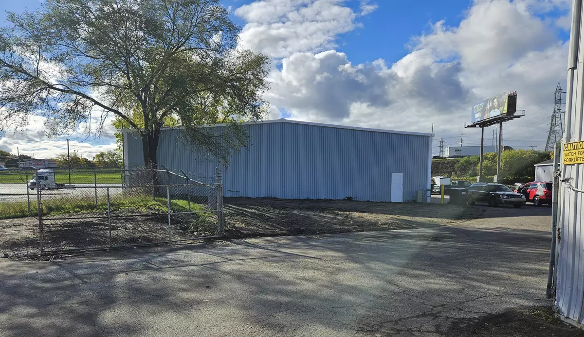 Grand Rapids, MI 49548,322 Terminal SW Street #B