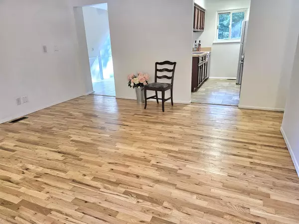 Ann Arbor, MI 48105,352 Manor Drive