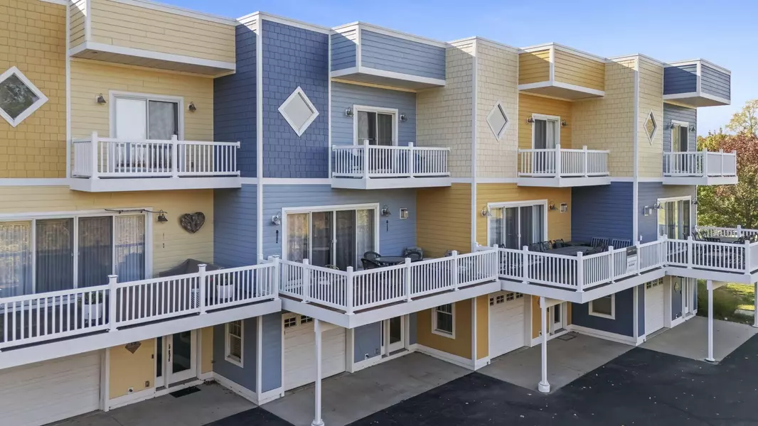 21 Diamond Point Lane #11, New Buffalo, MI 49117