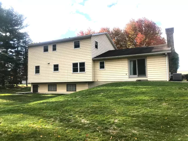 Portage, MI 49024,9625 Oakview Drive