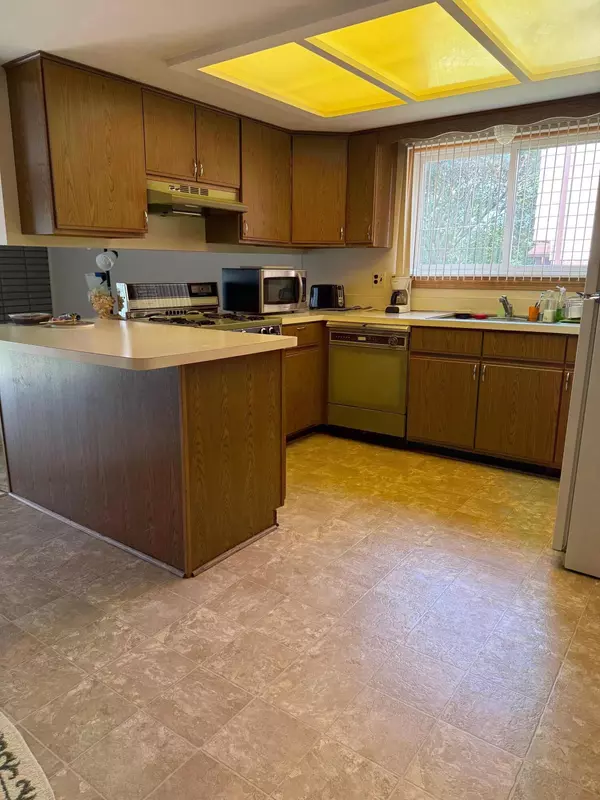 Sterling Heights, MI 48312,14650 Edshire Drive