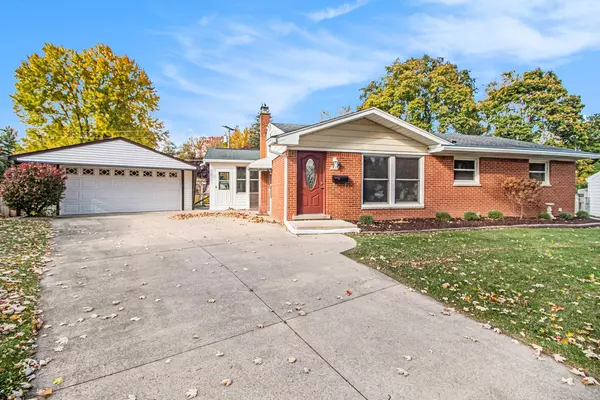 330 Marian Court, Saline, MI 48176