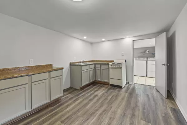 Jackson, MI 49203,411 Hinckley Boulevard