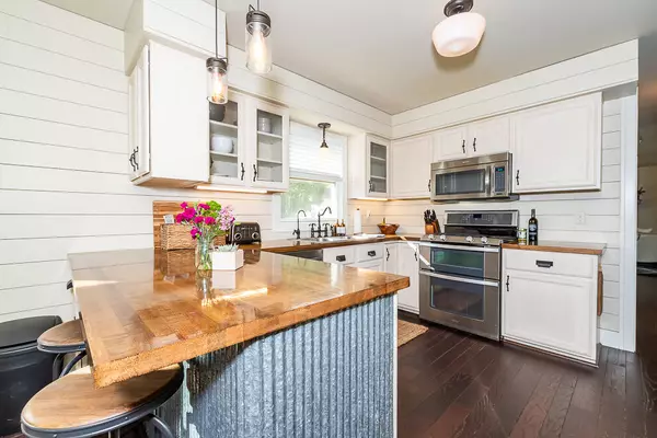 Schoolcraft, MI 49087,2223 Surry