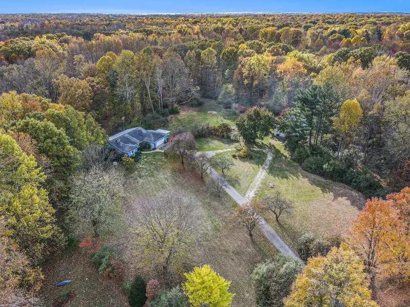 35105 N Riverview Drive, Paw Paw, MI 49079