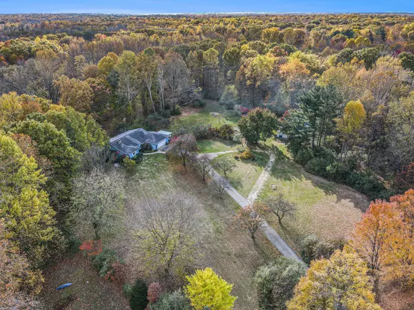 35105 N Riverview Drive, Paw Paw, MI 49079