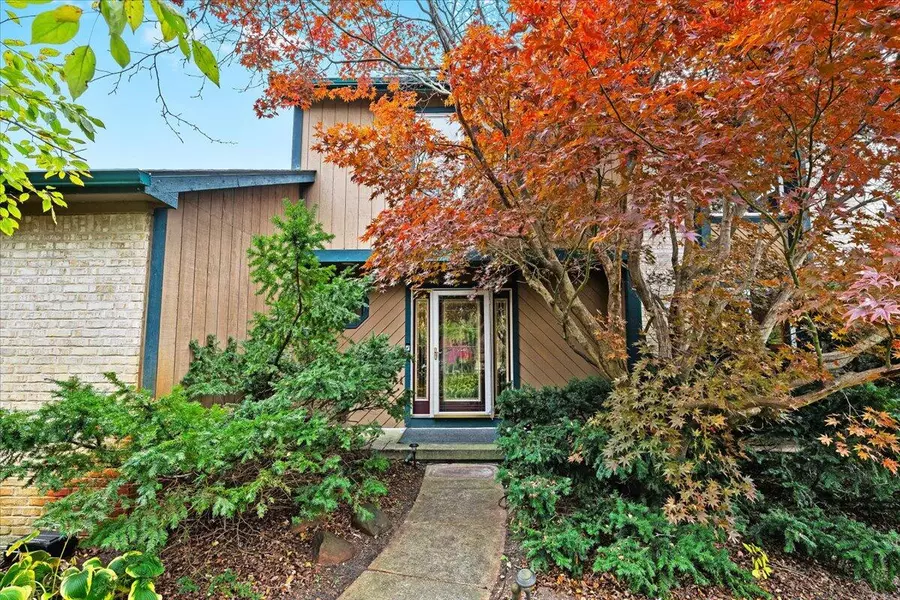 2794 Waling Woods Drive, Highland, MI 48356