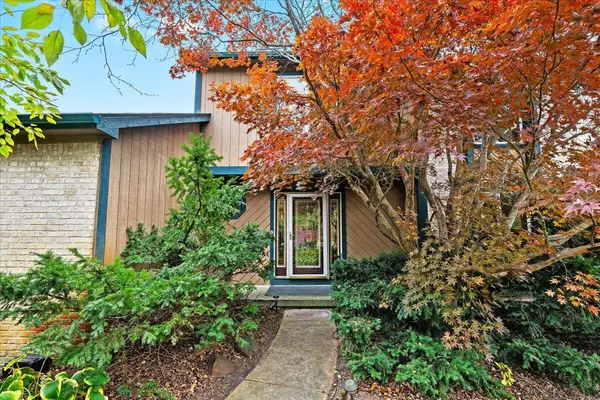 2794 Waling Woods Drive, Highland, MI 48356