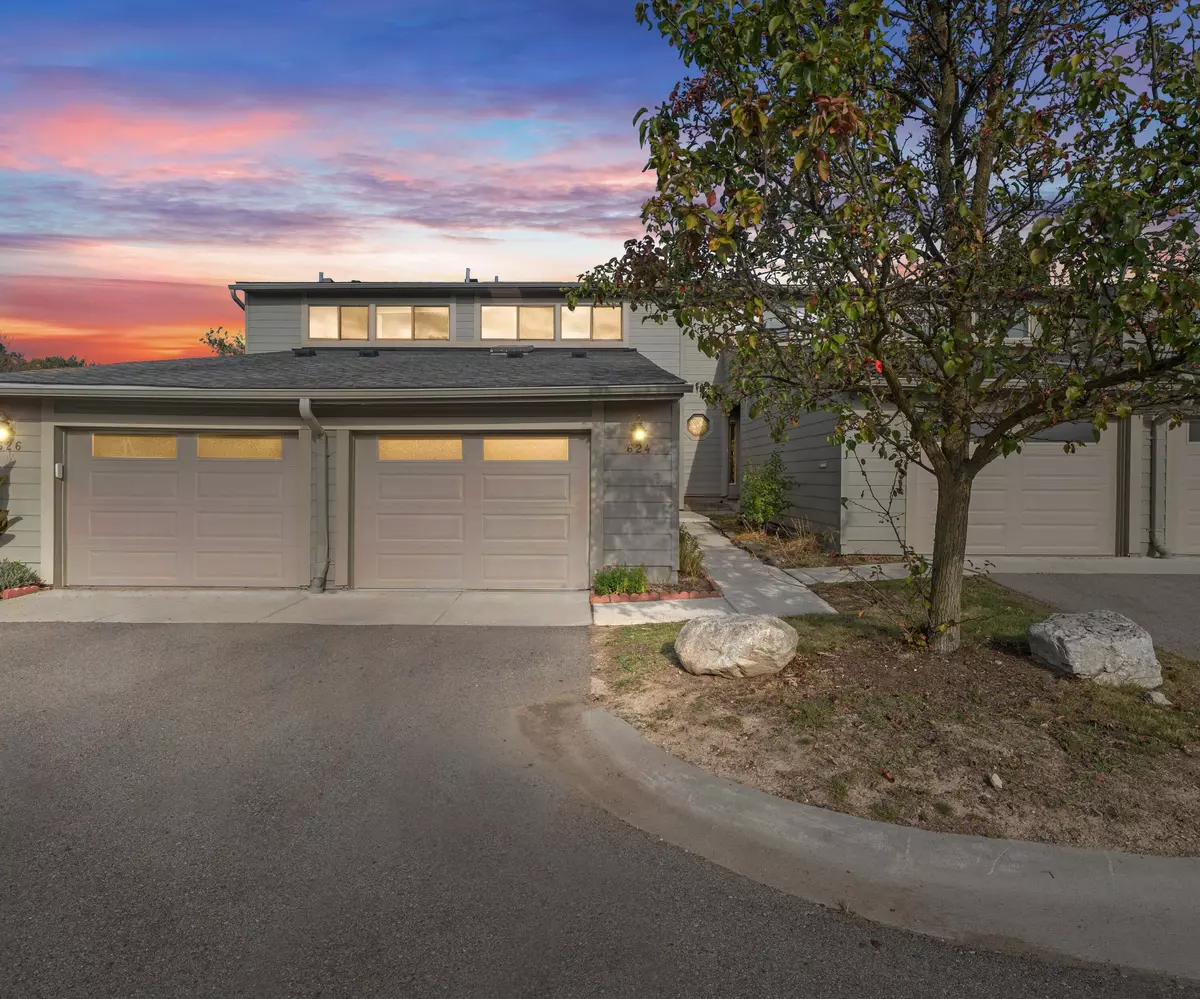 Ann Arbor, MI 48105,624 Peninsula Court