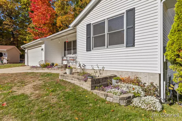 Comstock Park, MI 49321,347 Duke Of York NW Court