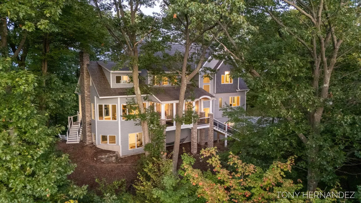 Holland, MI 49423,4675 Forest Ridge Drive