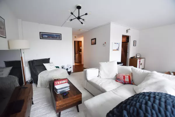 Ann Arbor, MI 48104,555 E William Street #5C