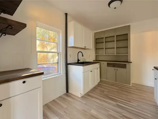 Muskegon, MI 49442,653 Orchard Avenue #5