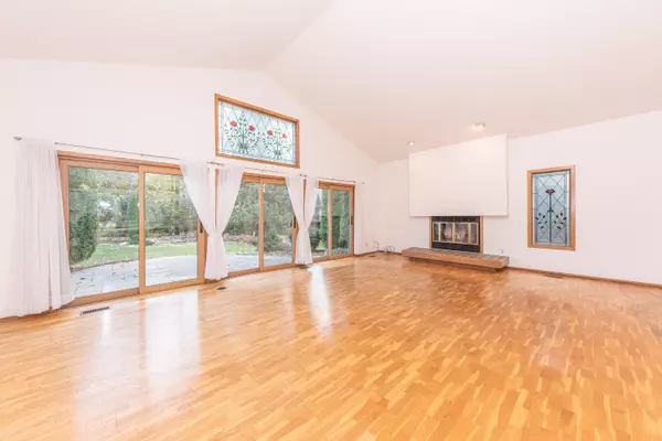 Ann Arbor, MI 48103,2225 Chaucer Court