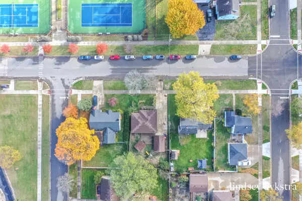 Holland, MI 49423,658 Van Raalte Avenue