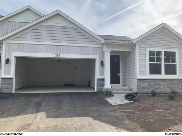 255 Hickory Valley Drive, Kalamazoo, MI 49009