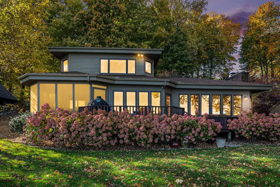 10800 S Interlaken, Richland, MI 49083