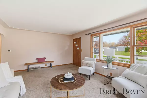 Cedar Springs, MI 49319,322 Ronald NE Street