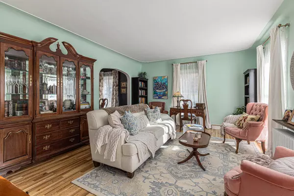 Grand Rapids, MI 49504,903 9th NW Street