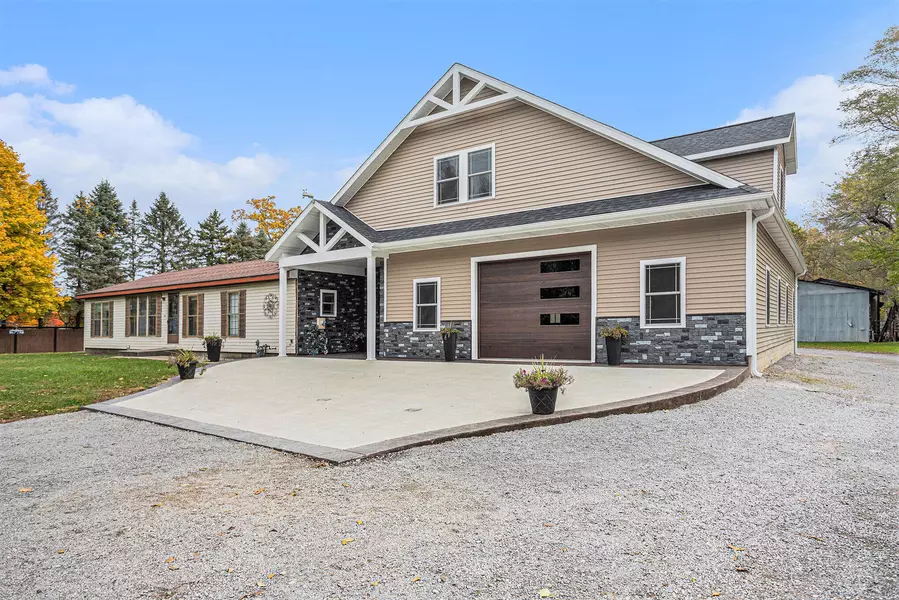 60771 Lutz Rd Road, Three Rivers, MI 49093