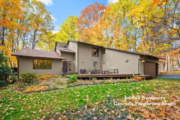 6030 Champagne SE Court, Grand Rapids, MI 49546