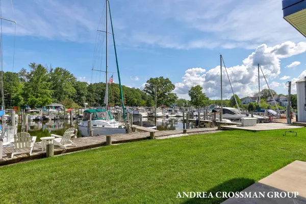 South Haven, MI 49090,1 Bailey Avenue #2