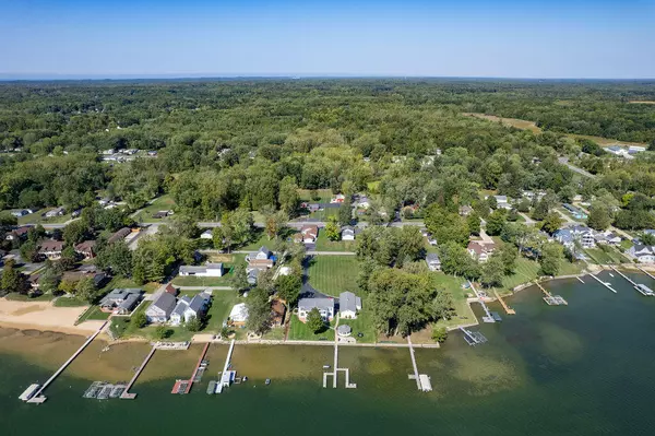 Coloma, MI 49038,5575 Paw Paw Lake Road