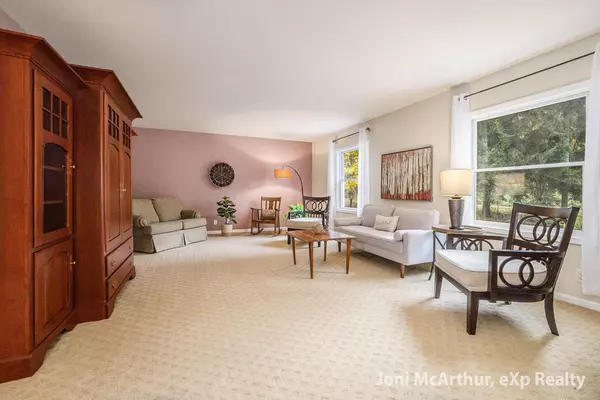 Belding, MI 48809,7504 Lincoln Lake NE Road