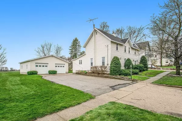 96 E Waterloo NW Street, Casnovia, MI 49318